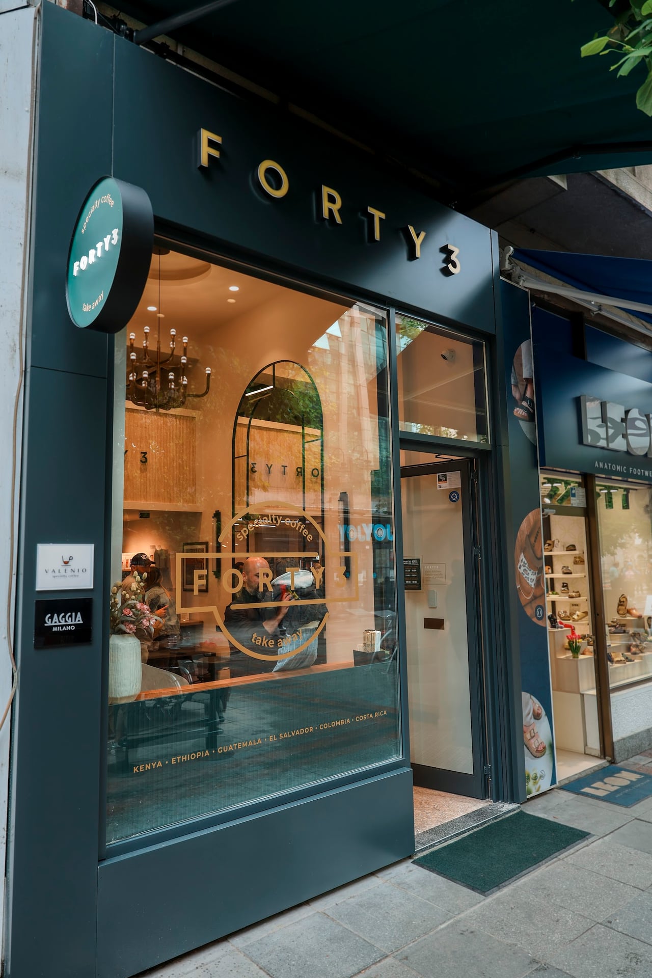 FORTY3 - Specialty Coffee Centar interior