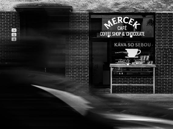 MERCEK café coffee shop & chocolate interior