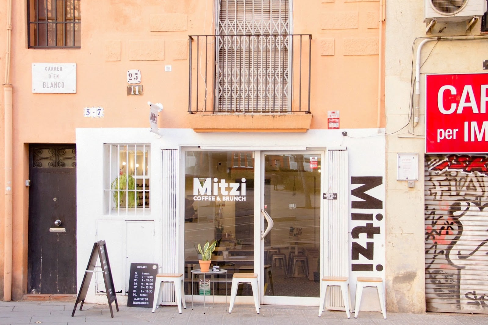 Mitzi Coffee & Brunch interior