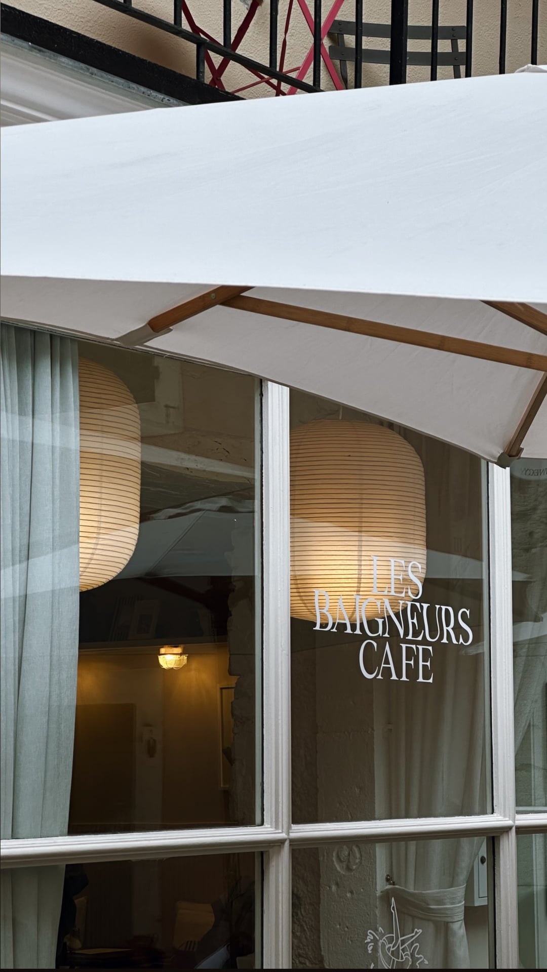 Les Baigneurs Café