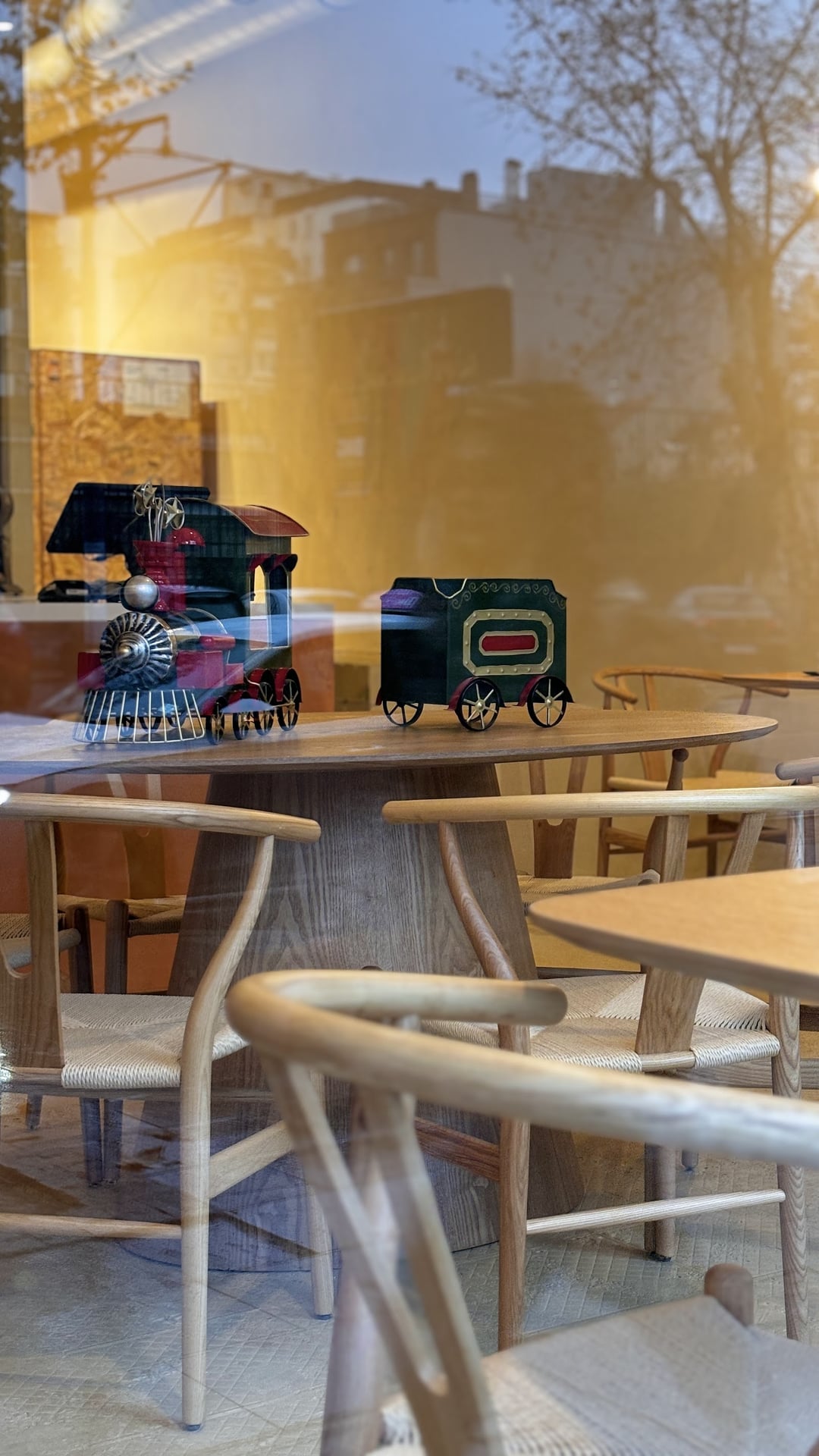 MATES coffee roasters food & wine interior