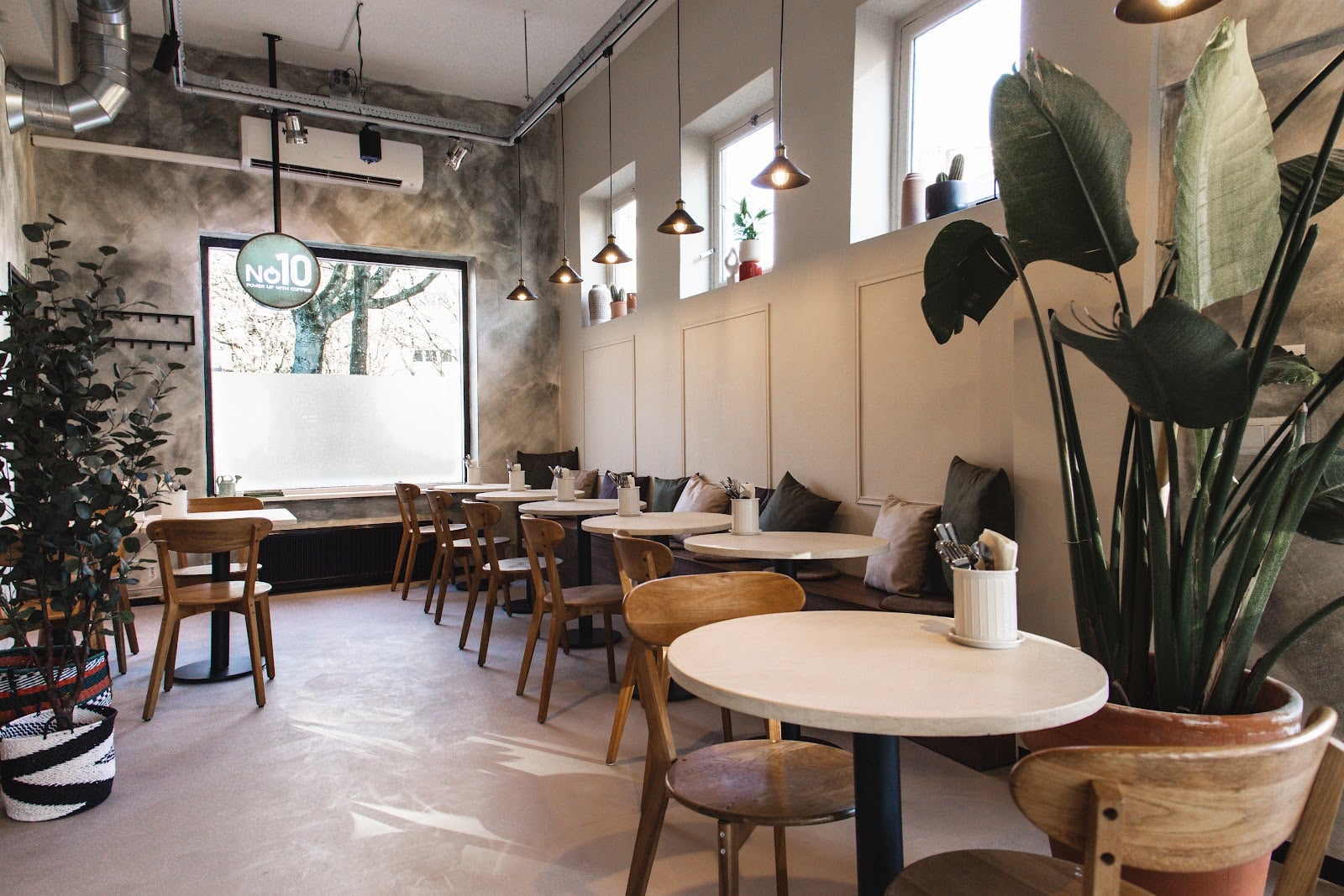 Number Ten Cafe & Bakery Rotterdam