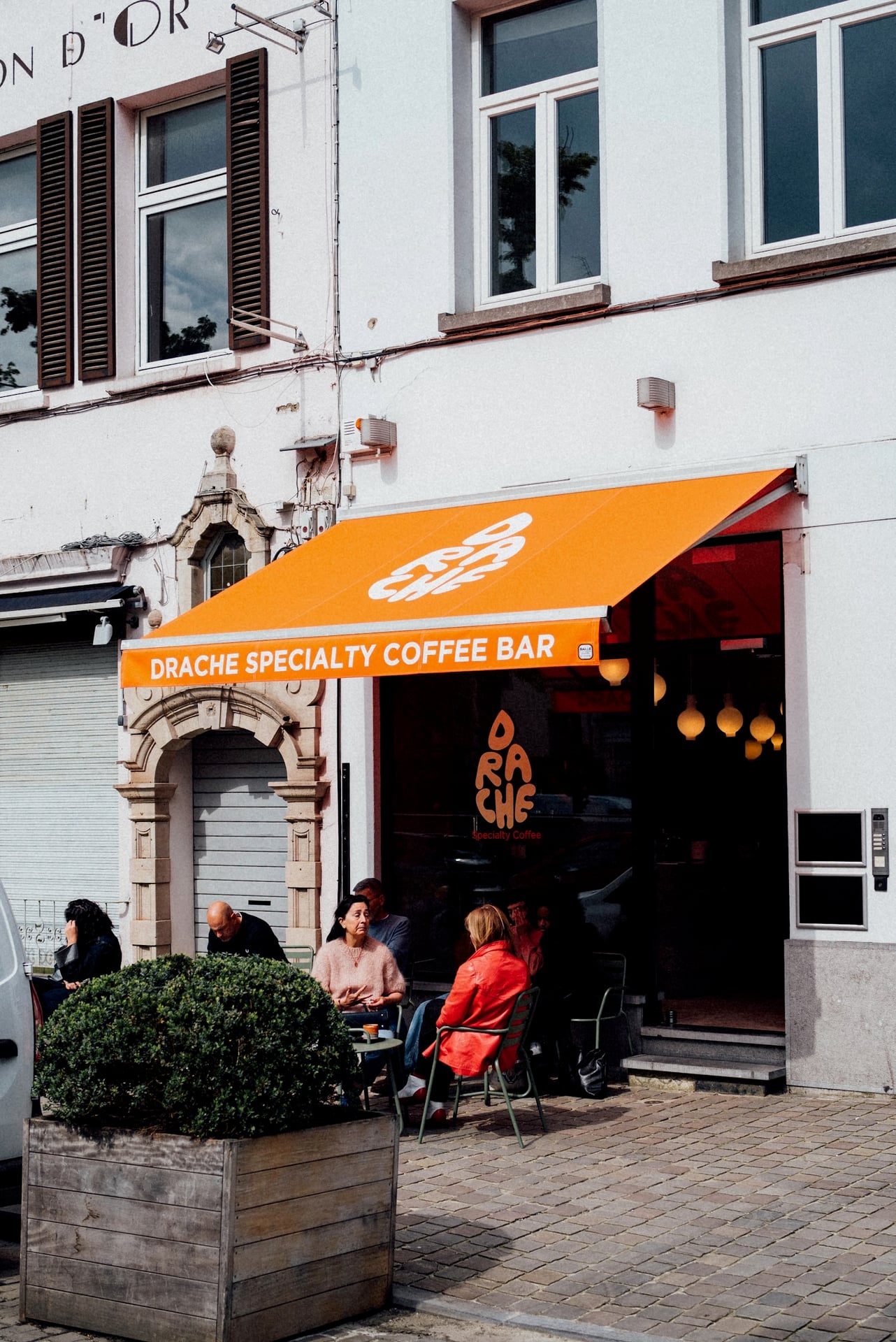DRACHE Specialty Coffee Bar interior