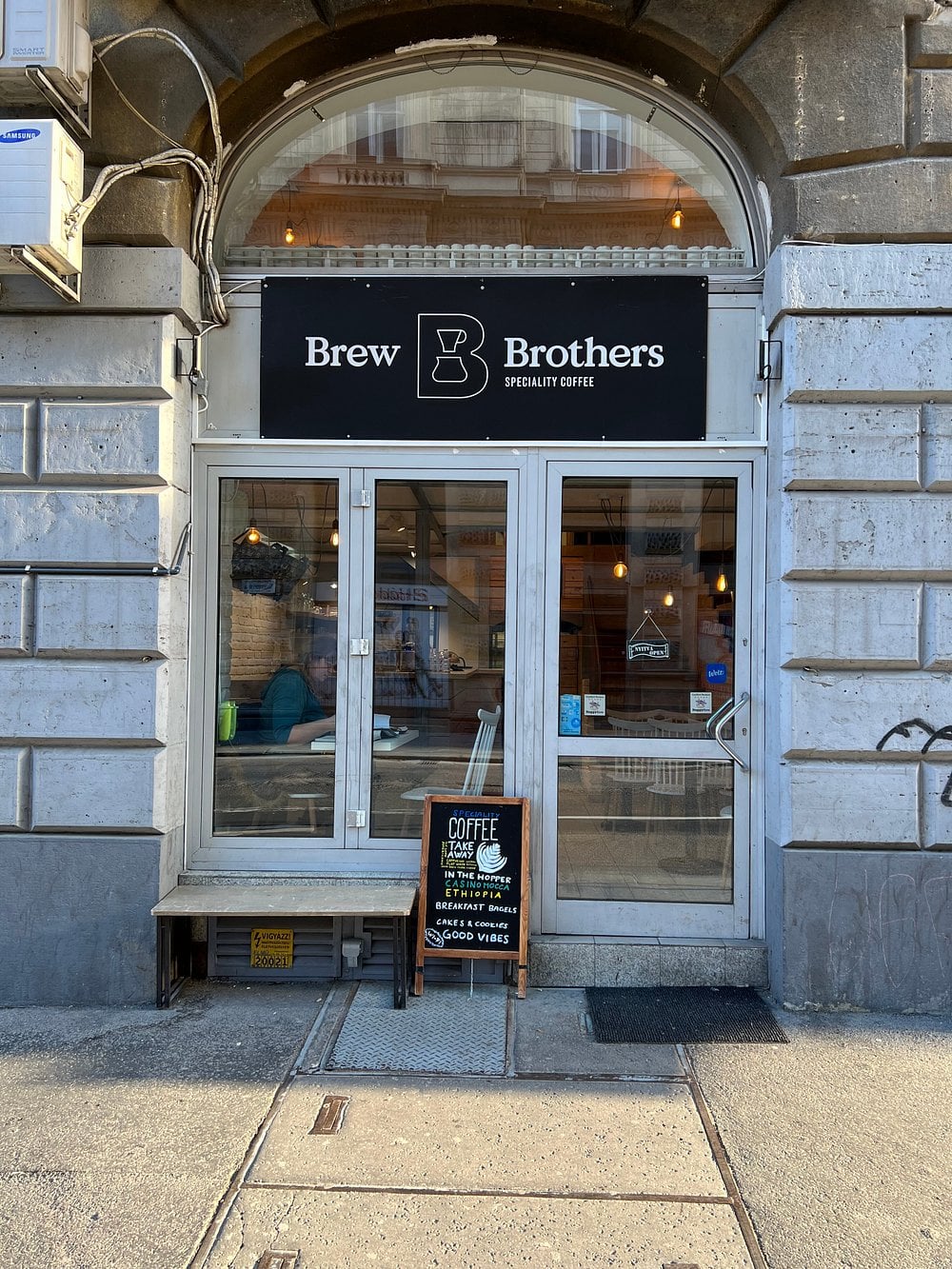 Brew Brothers interior