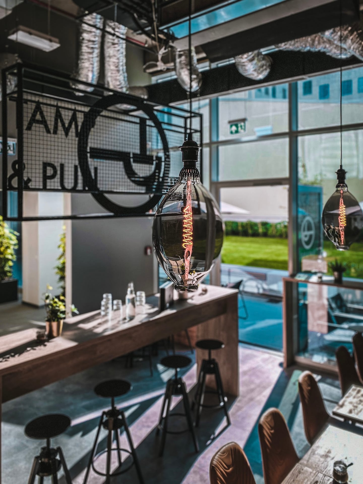 Tamp & Pull Espresso Bar Nordic Light interior