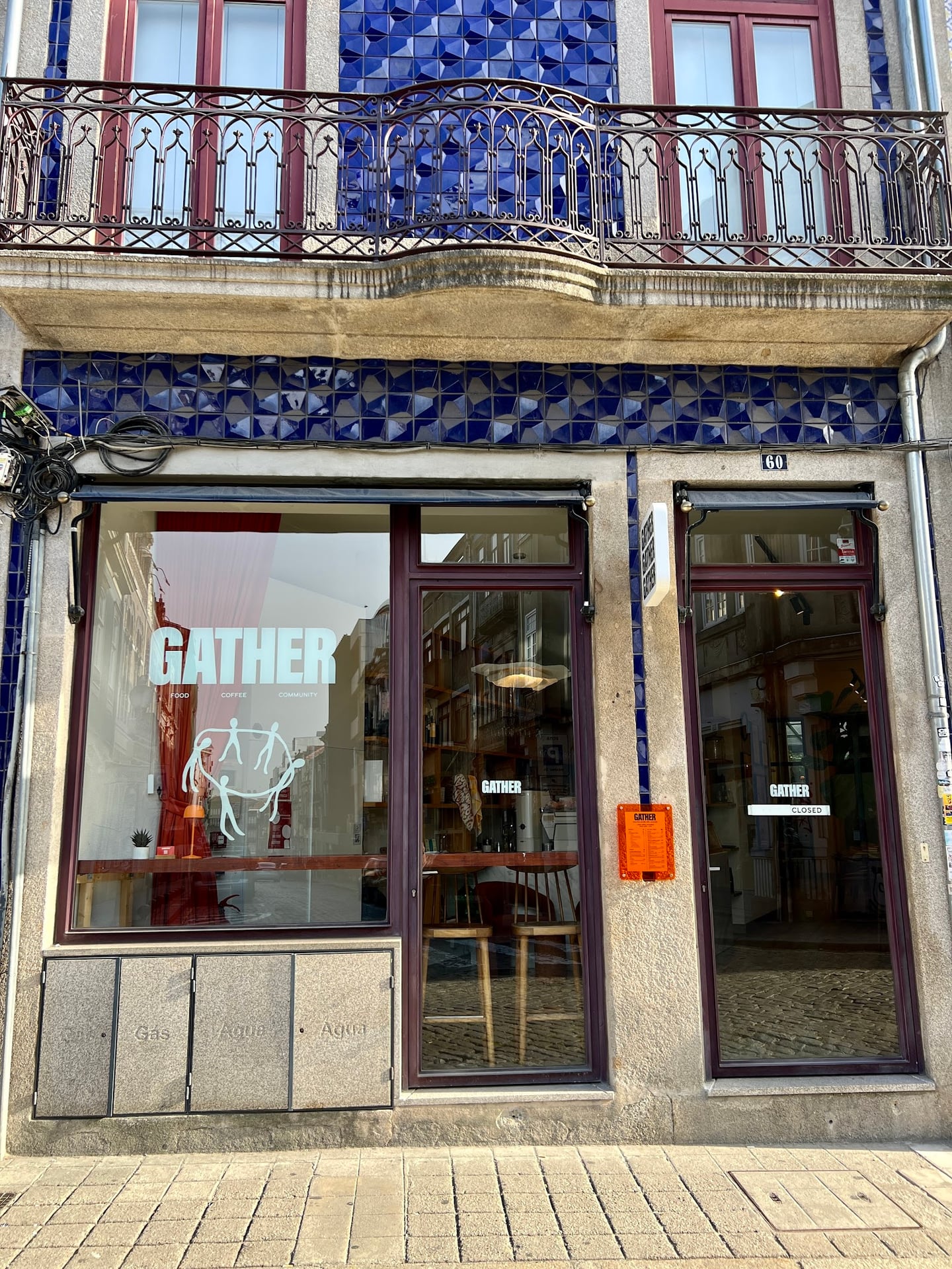Gather Porto | Specialty Coffee & All day brunch interior