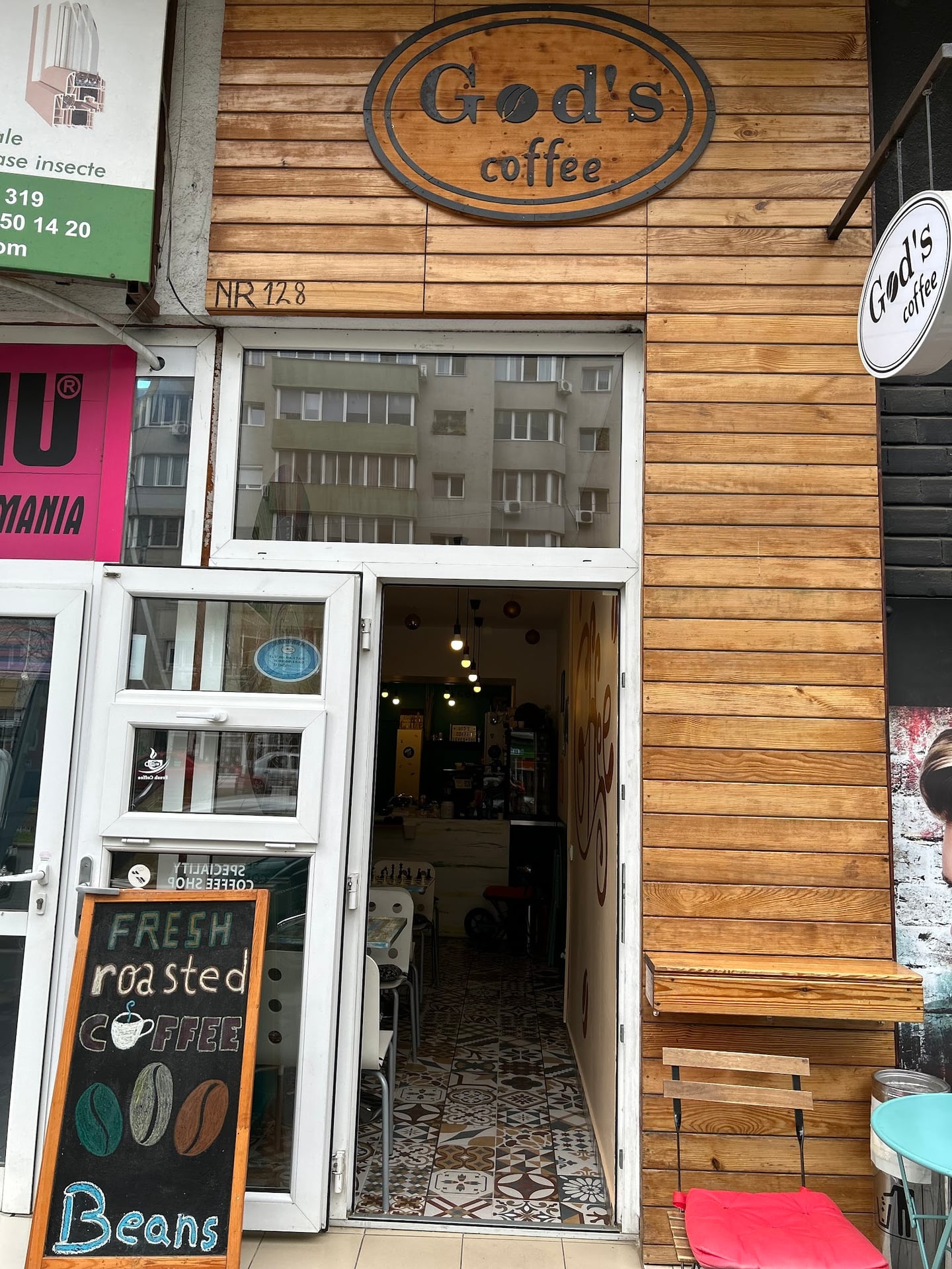 God's Coffee -Cafea de Specialitate interior
