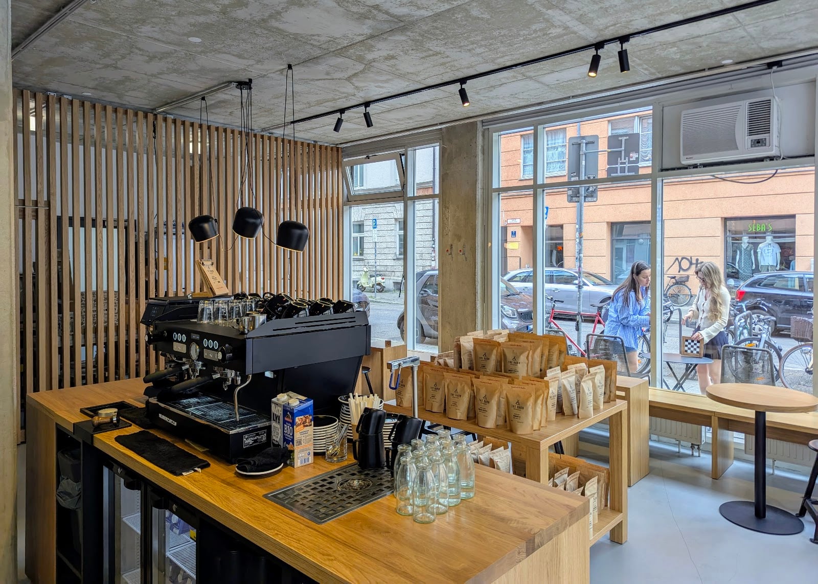 THE BARN Café München Glockenbachviertel interior