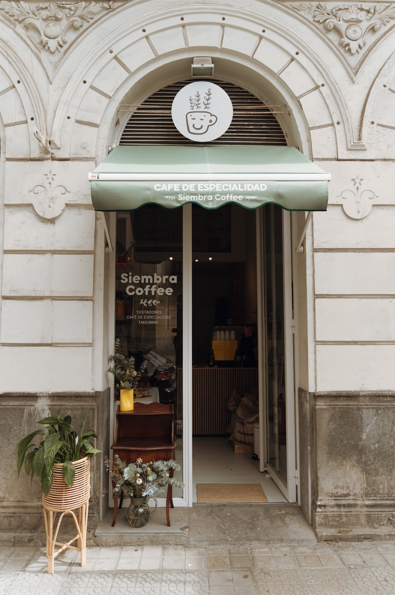 Specialty Coffee Bilbao | Siembra Coffee Roasters interior