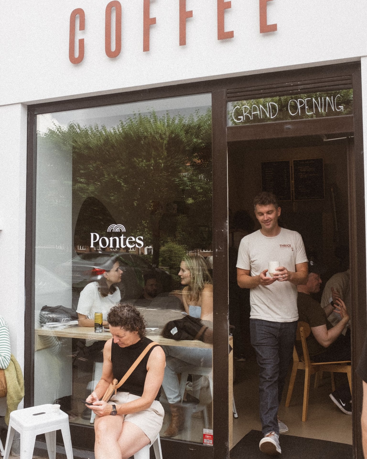 Pontes Roastery & Coffee Bar interior