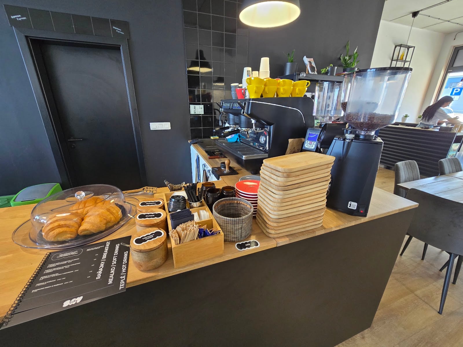 SAY HELLO - specialty coffee interior