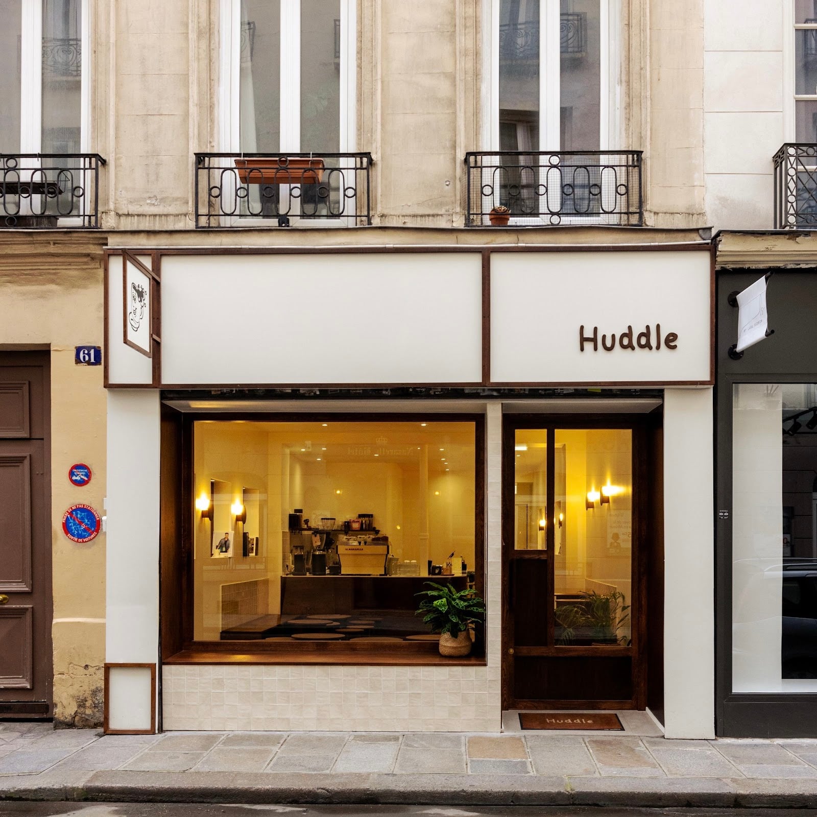 Huddle Coffee interior