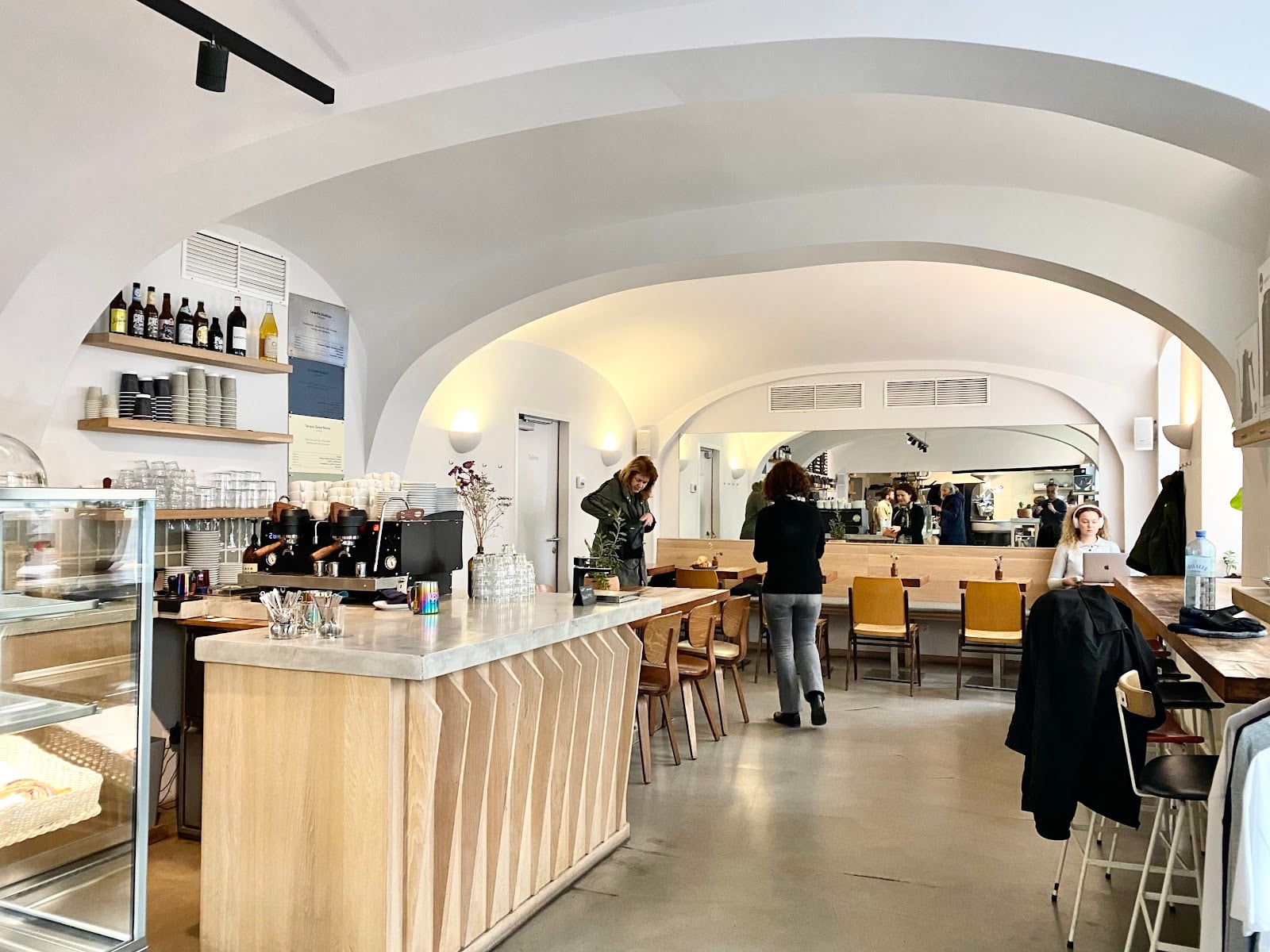 Jonas Reindl Coffee Roasters interior