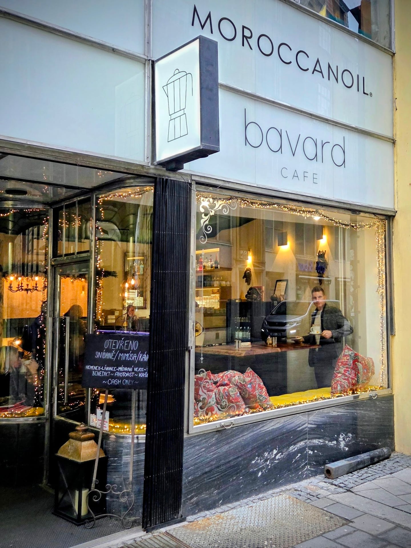 Bavard cafe