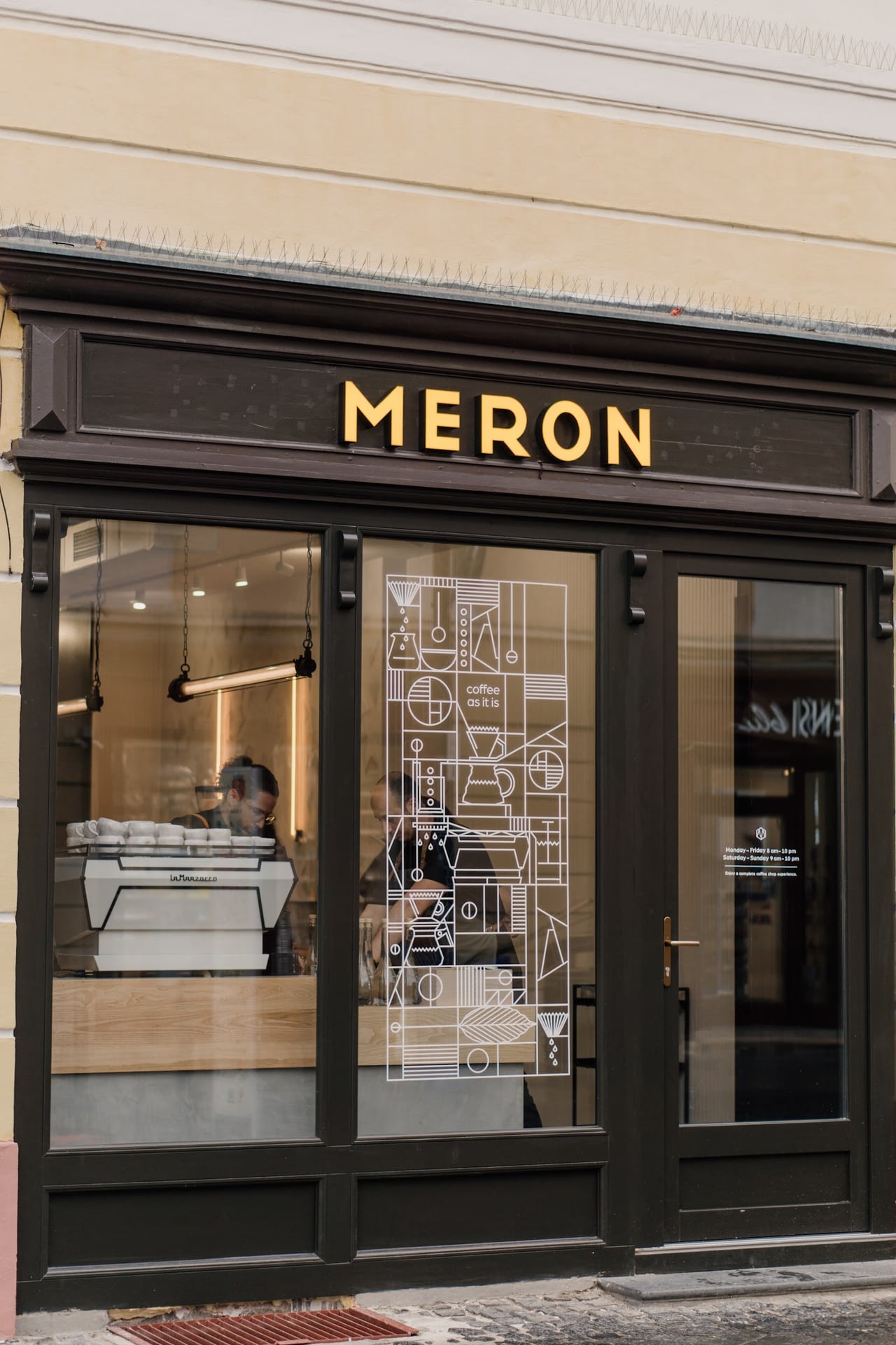 Meron interior