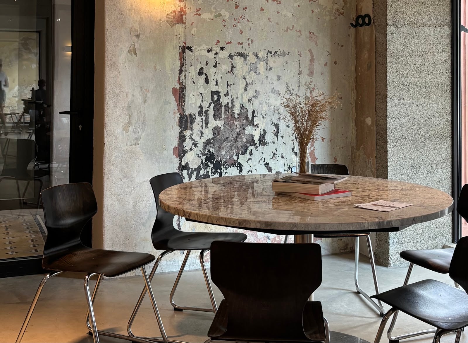 KALVE Coffee Living Room