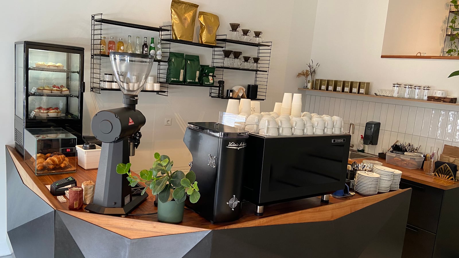 33rd Street Coffee interior