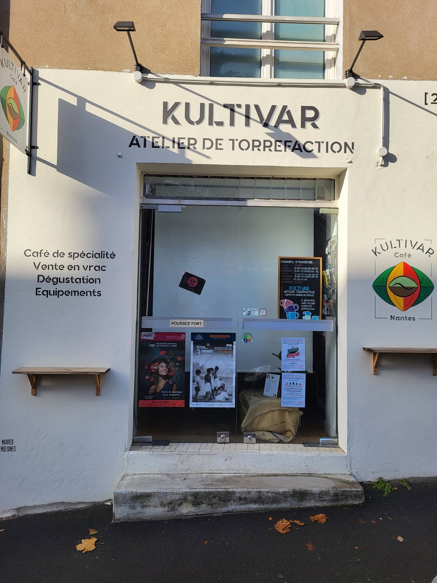 Kultivar Café - Torréfacteur interior