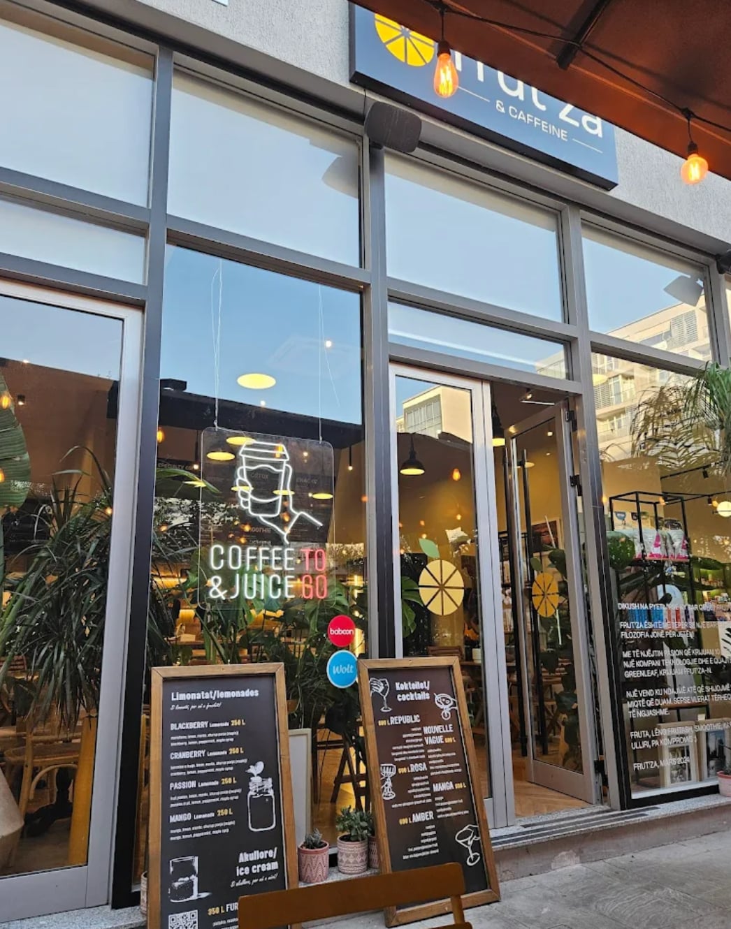 Frut’za | Komuna - Specialty Coffee & All Day Brunch