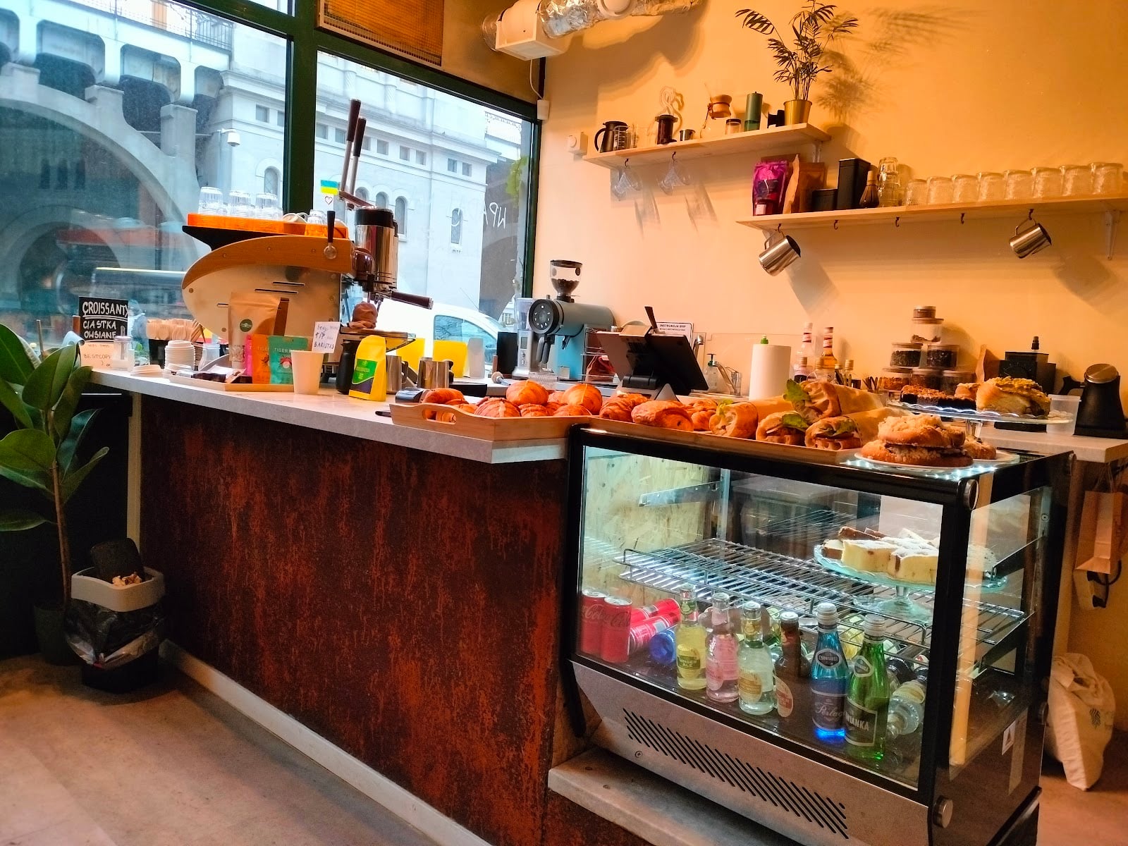 Kawiarnia Cafe Central Solec interior