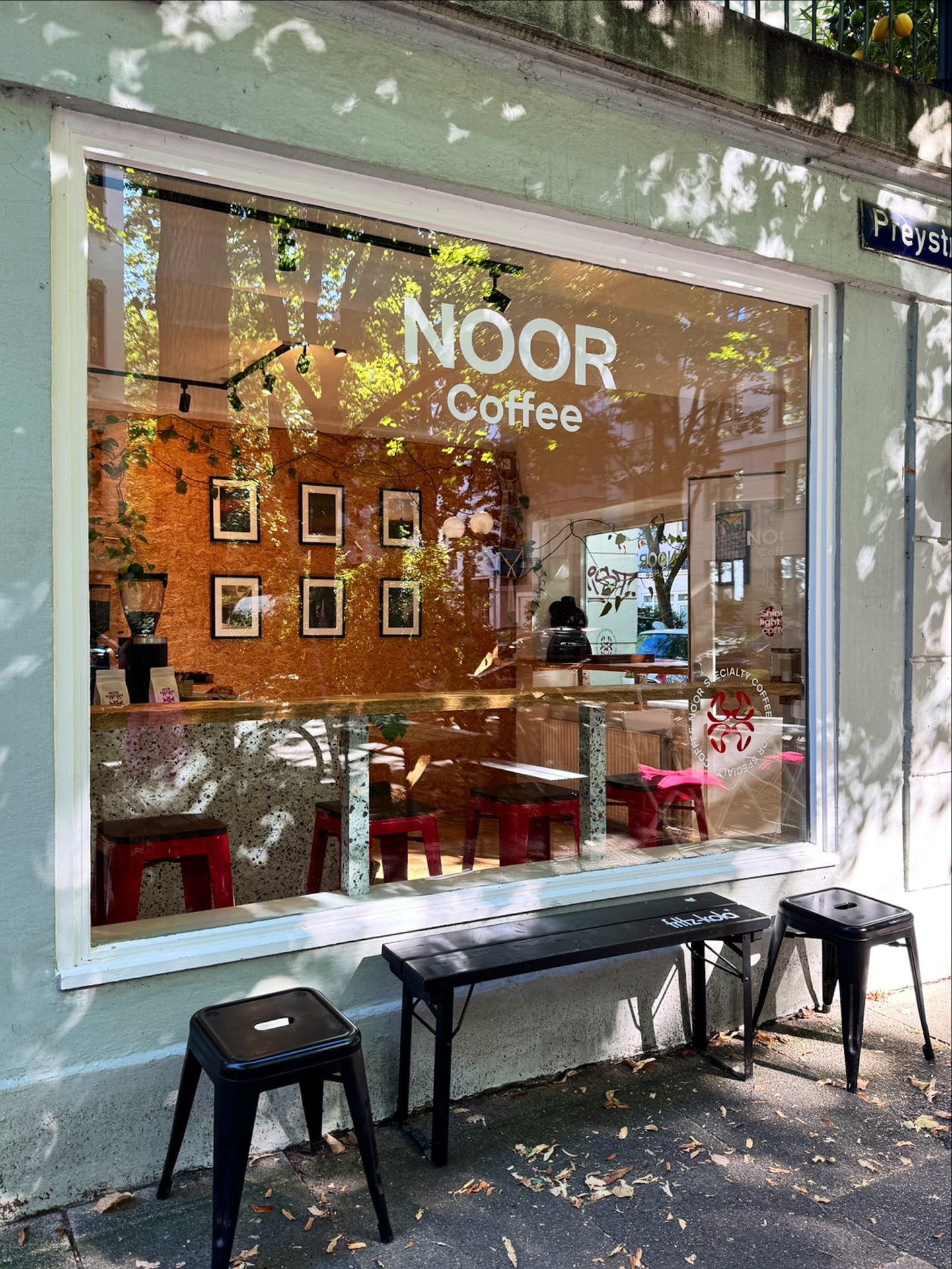 Noor Coffee interior
