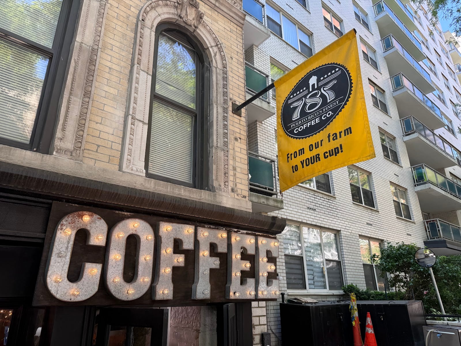 Photo of 787 Coffee