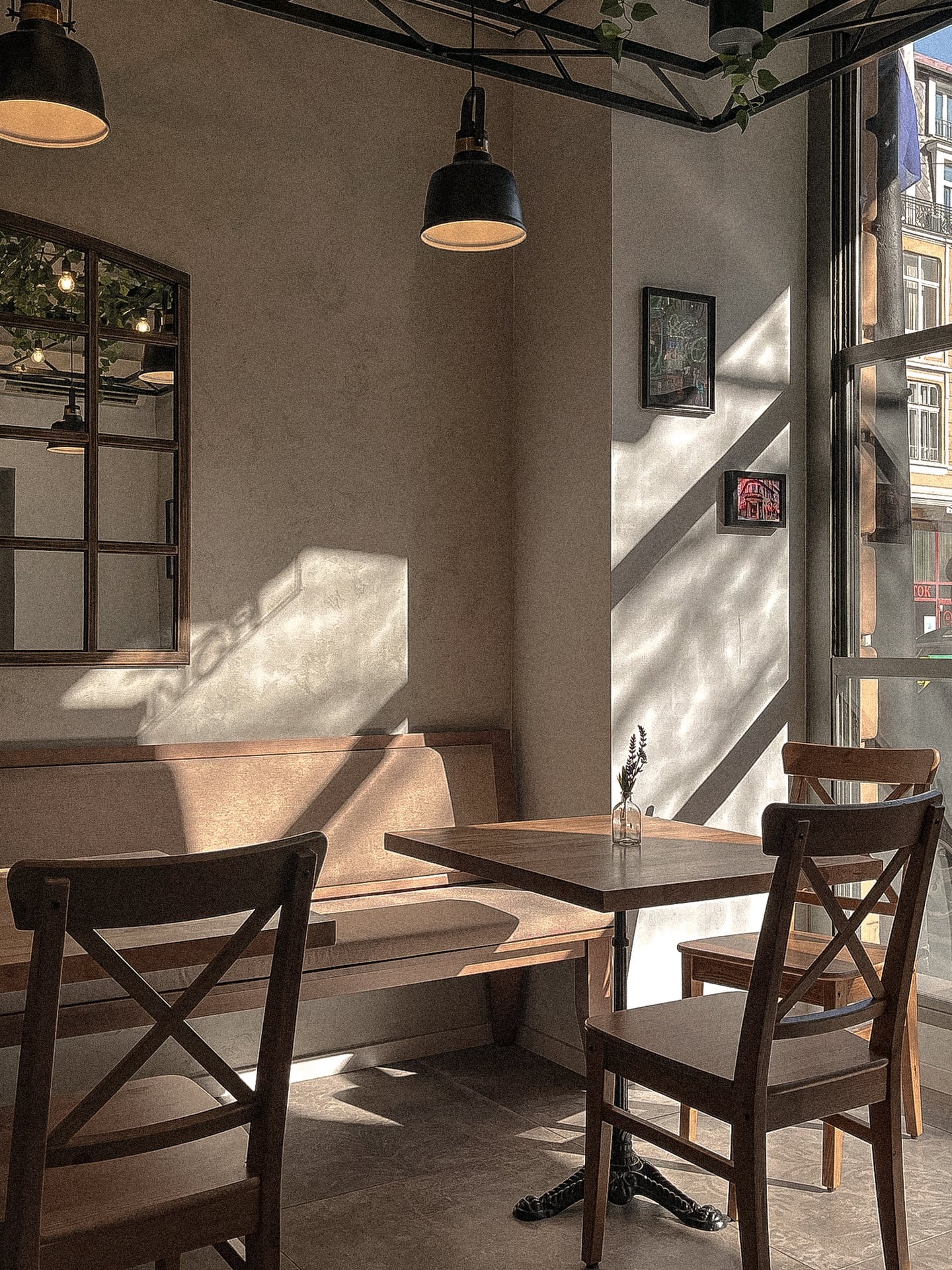 718 Breakfast & Brunch interior