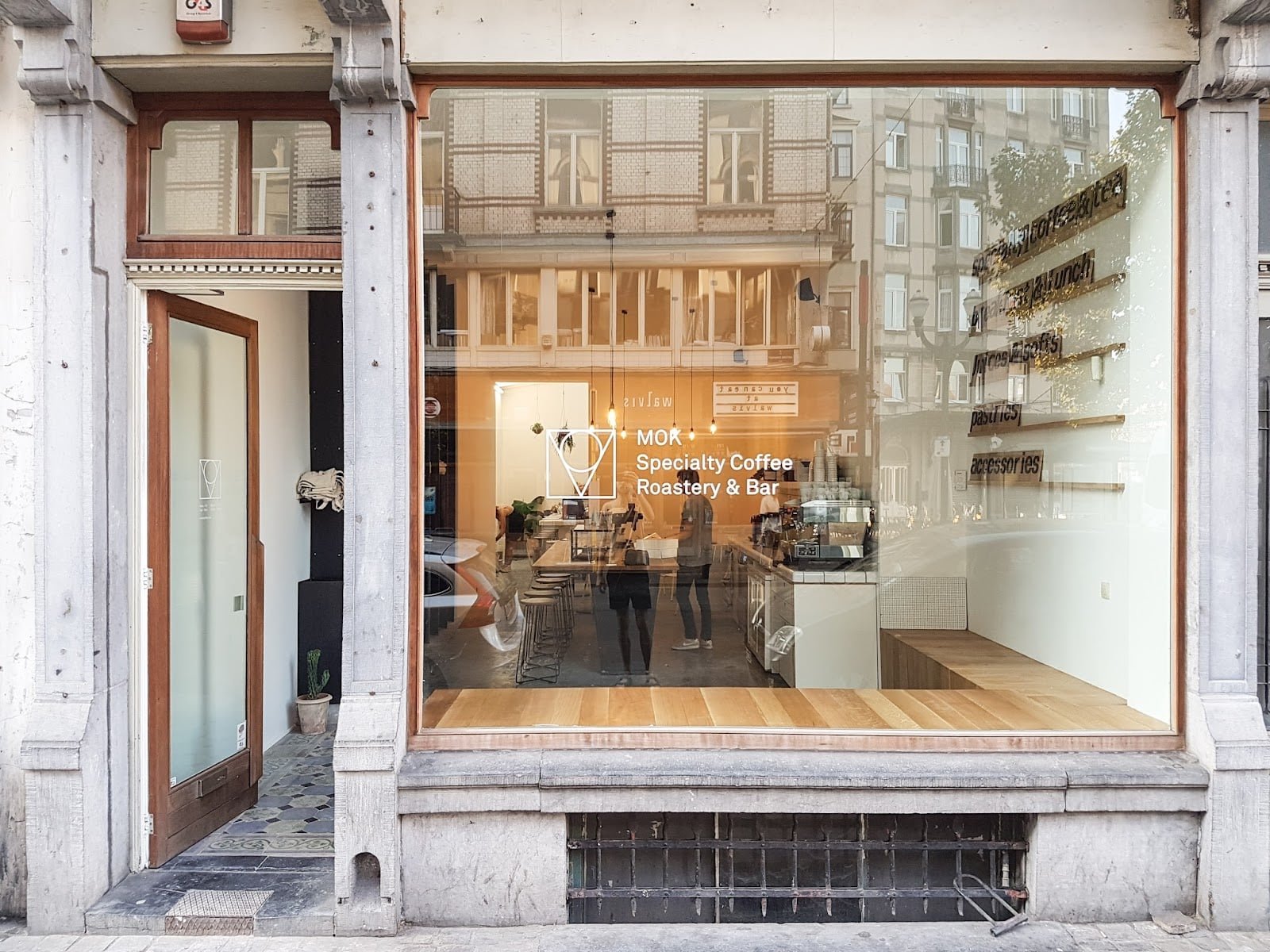 MOK COFFEE interior