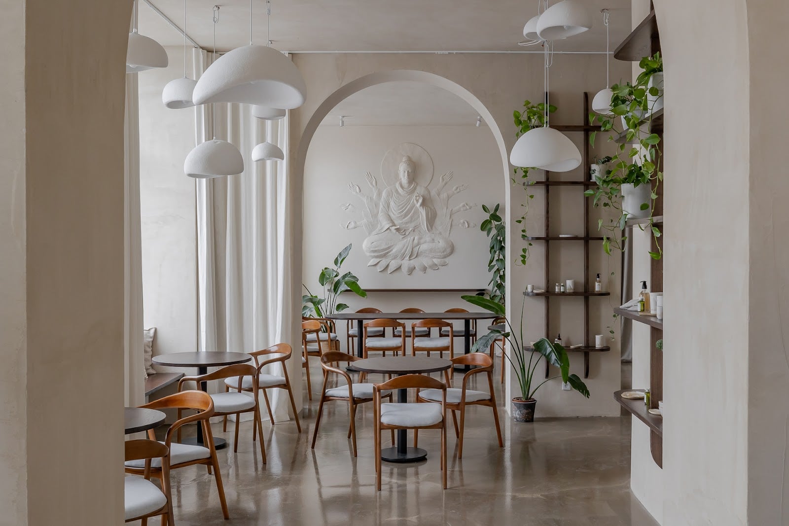 Auro Café interior