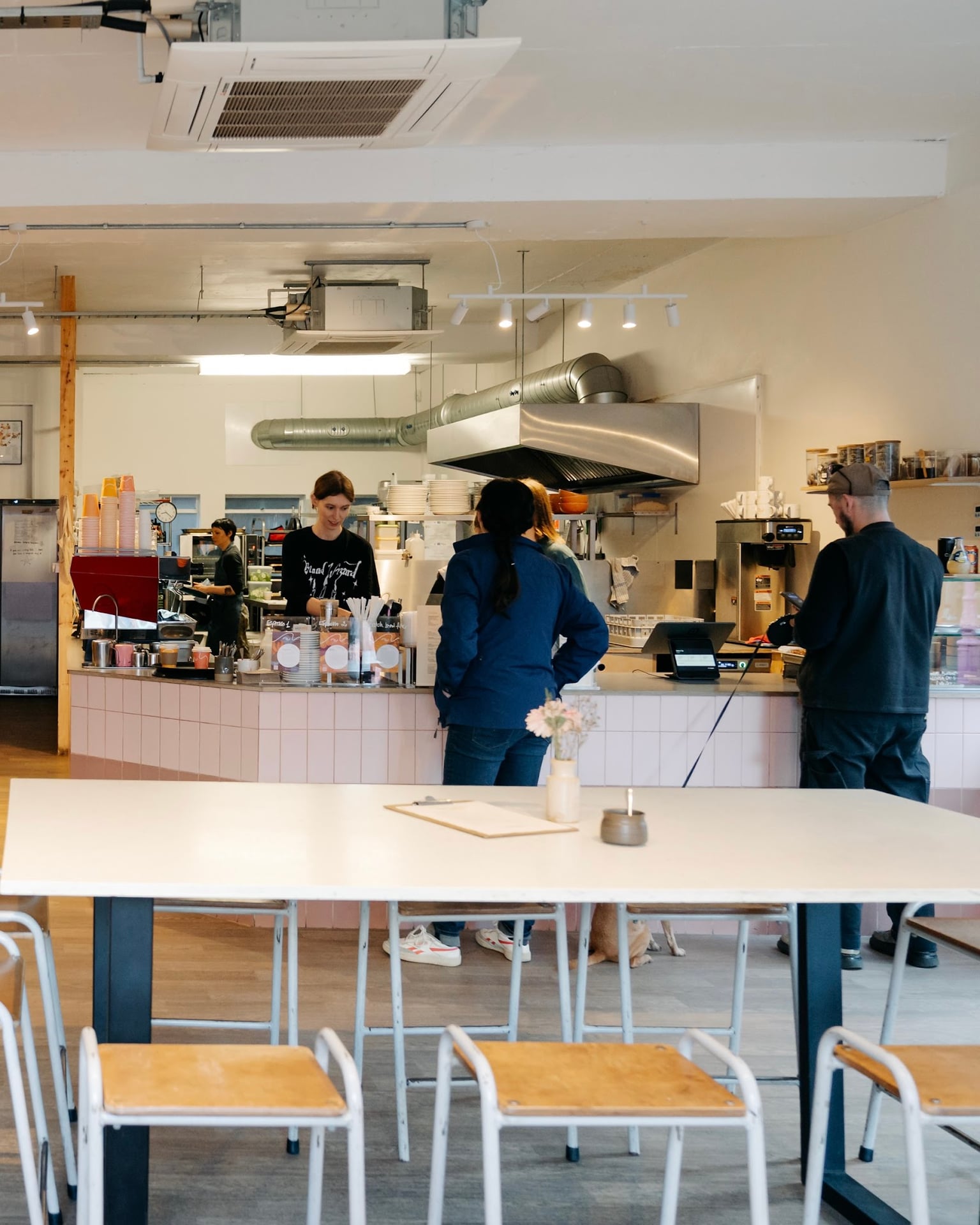 Curve Coffee Roasters - Cafe & Store