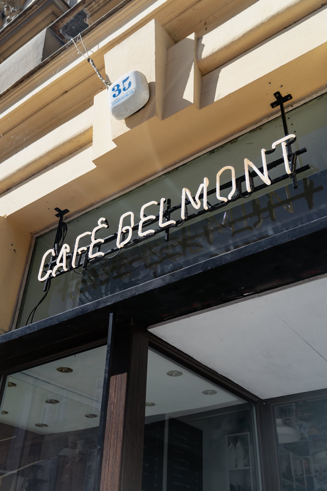 Café Belmont interior