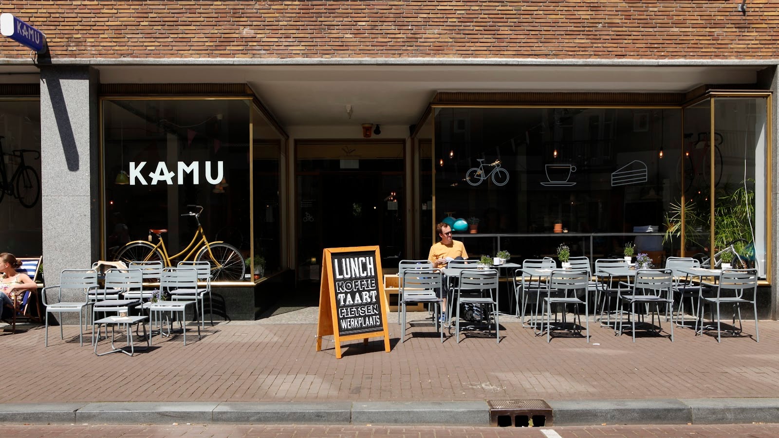 Kamu koffiebar en fietsenwinkel