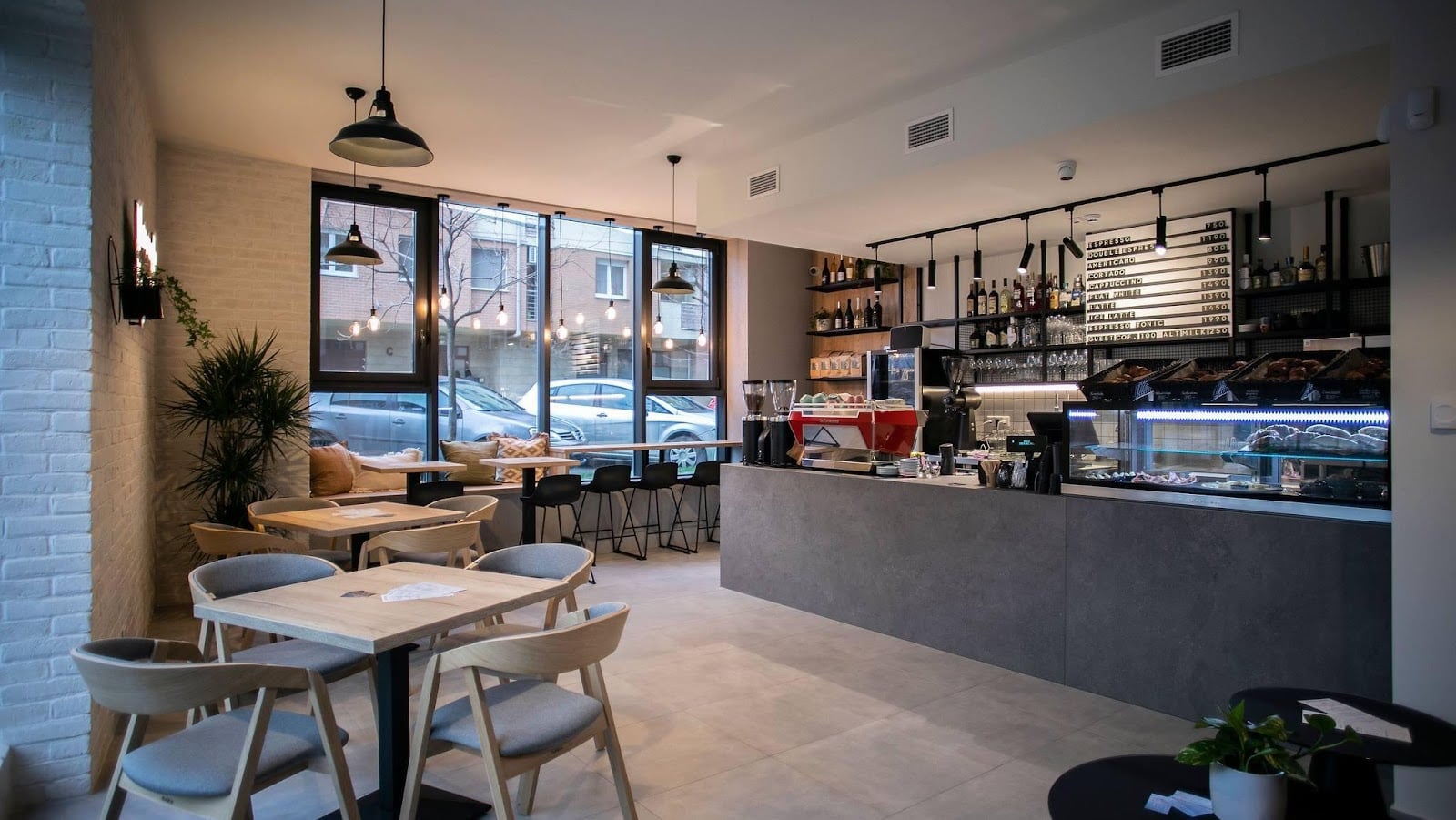 Nosh - Supreme interior