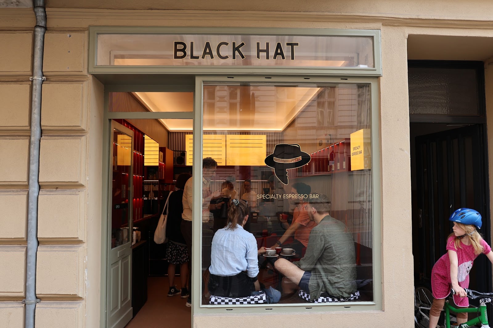Black Hat Coffee - Specialty Espresso Bar Berlin interior