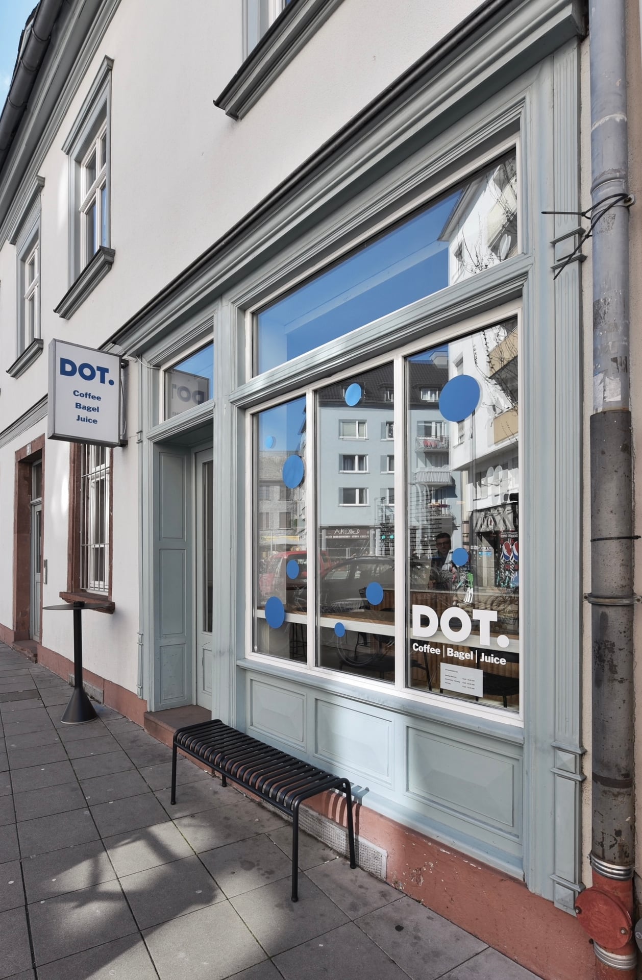 DOT. interior
