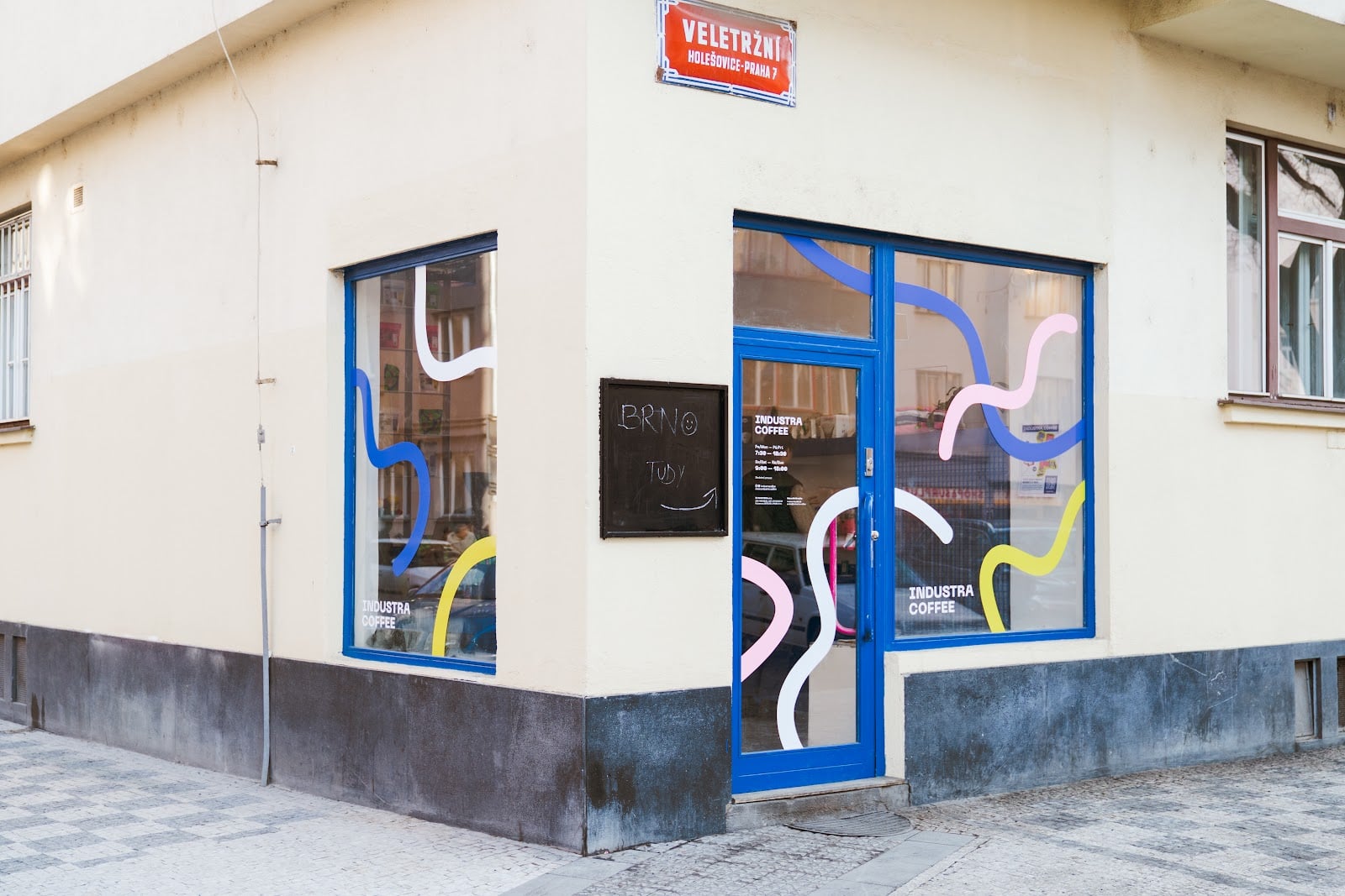 Industra Coffee Praha Holešovice interior