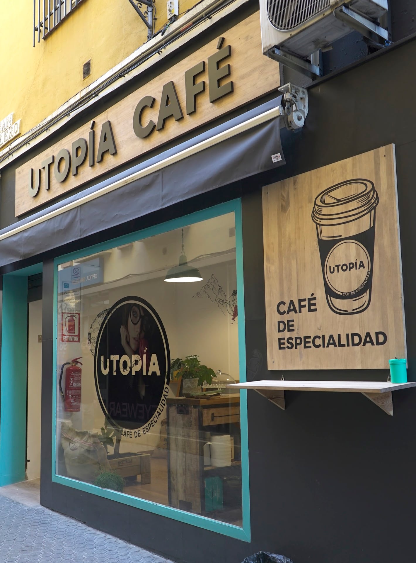 Utopía Café interior