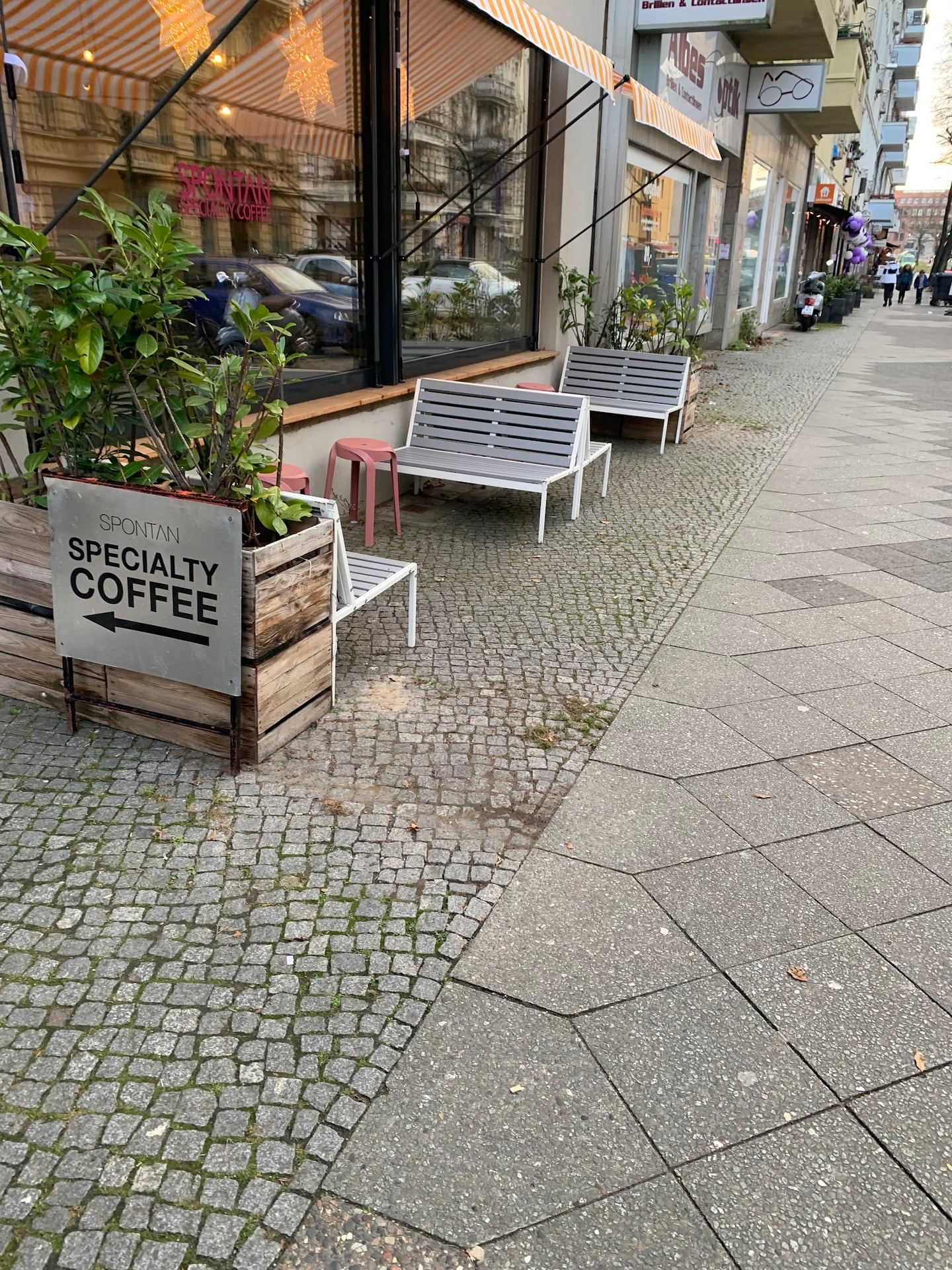 Spontan Coffee interior