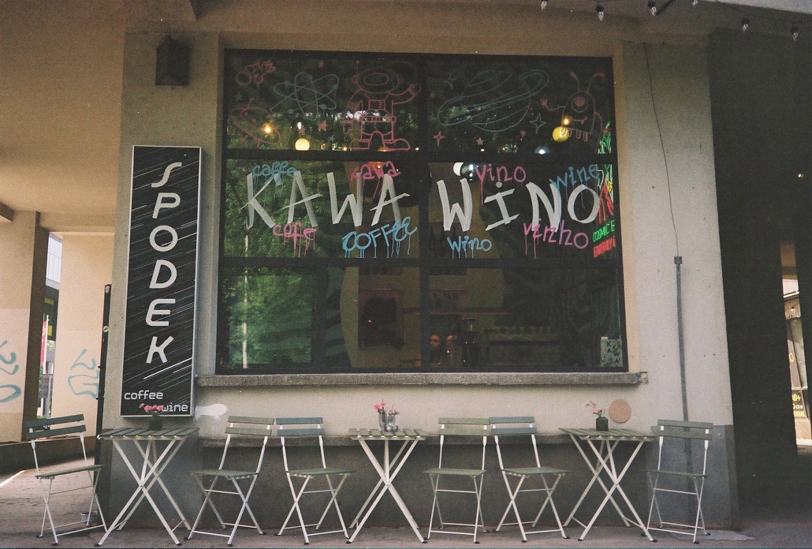 SPODEK Coffee & Wine interior