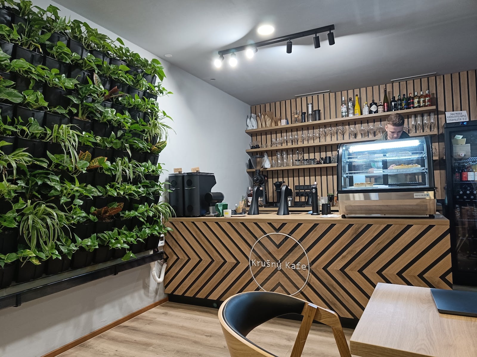 Krušný kafe interior