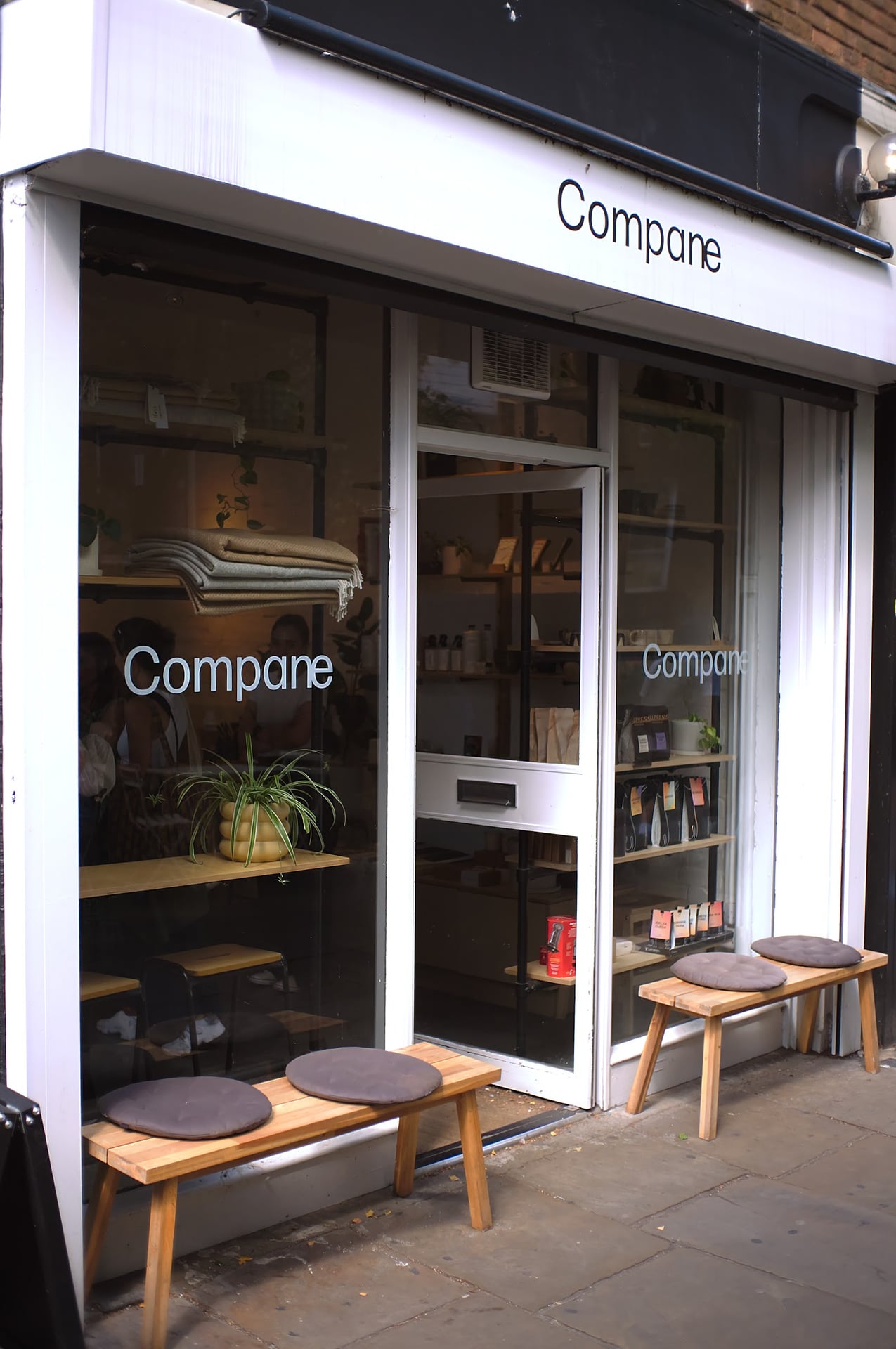 Compane interior
