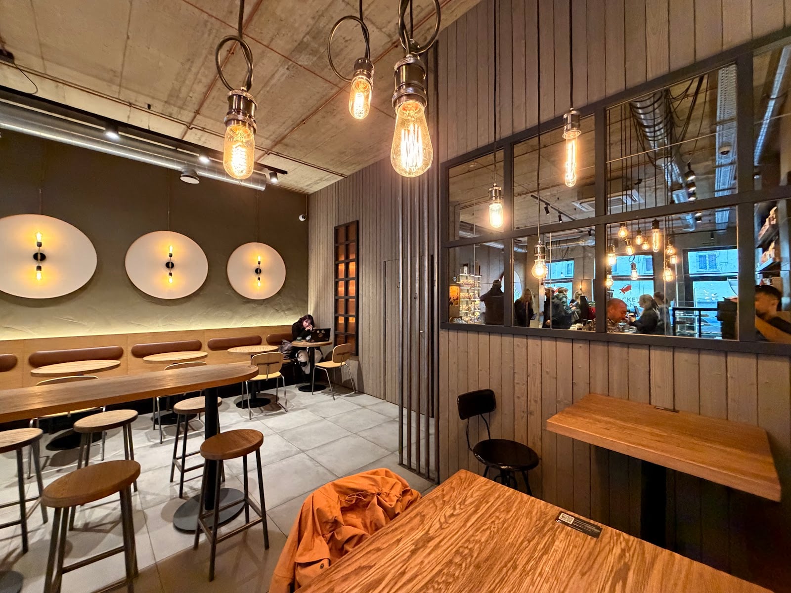 RocketBean Kavinė interior