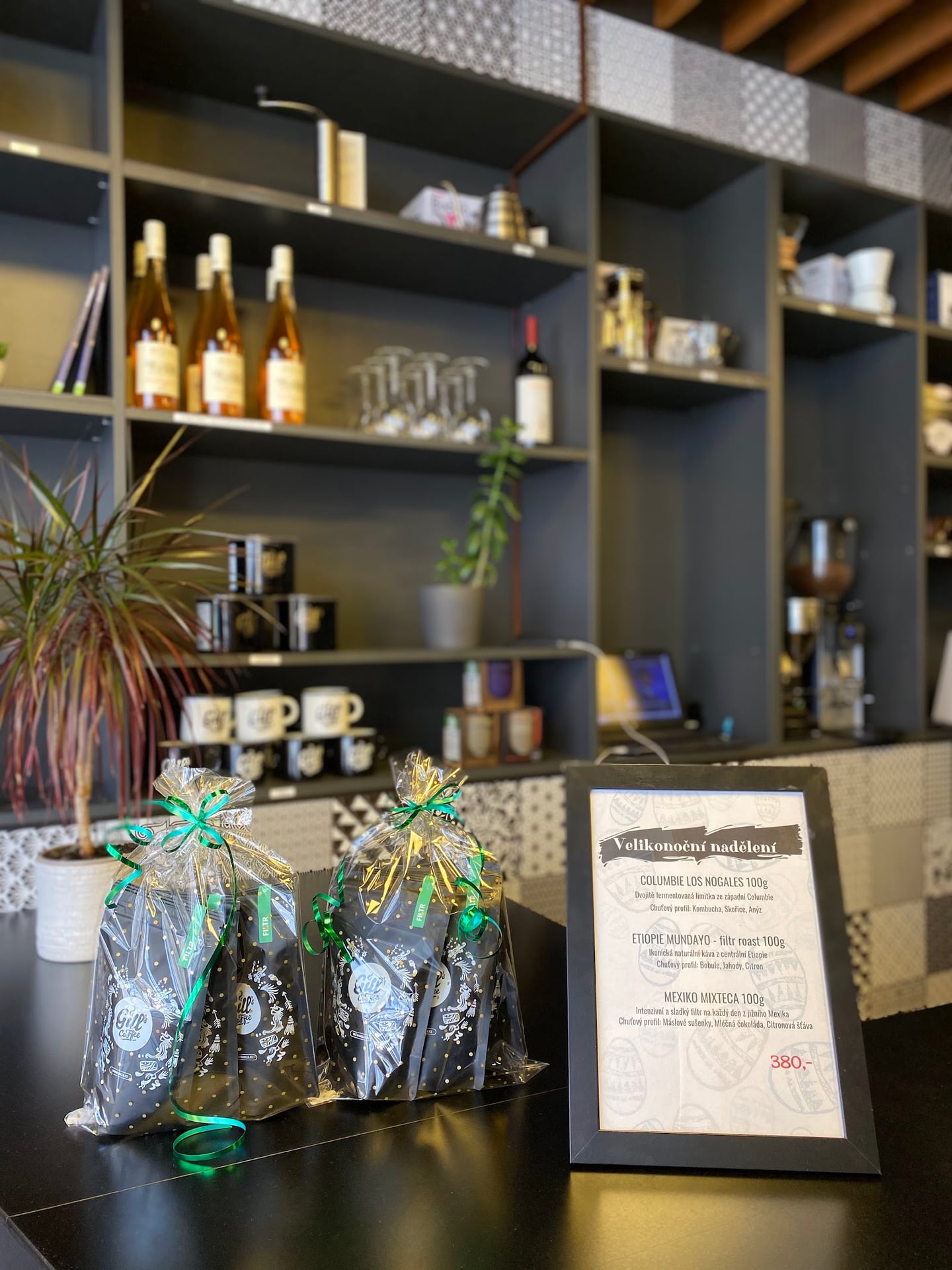 Gill's Coffee Espresso Bar interior
