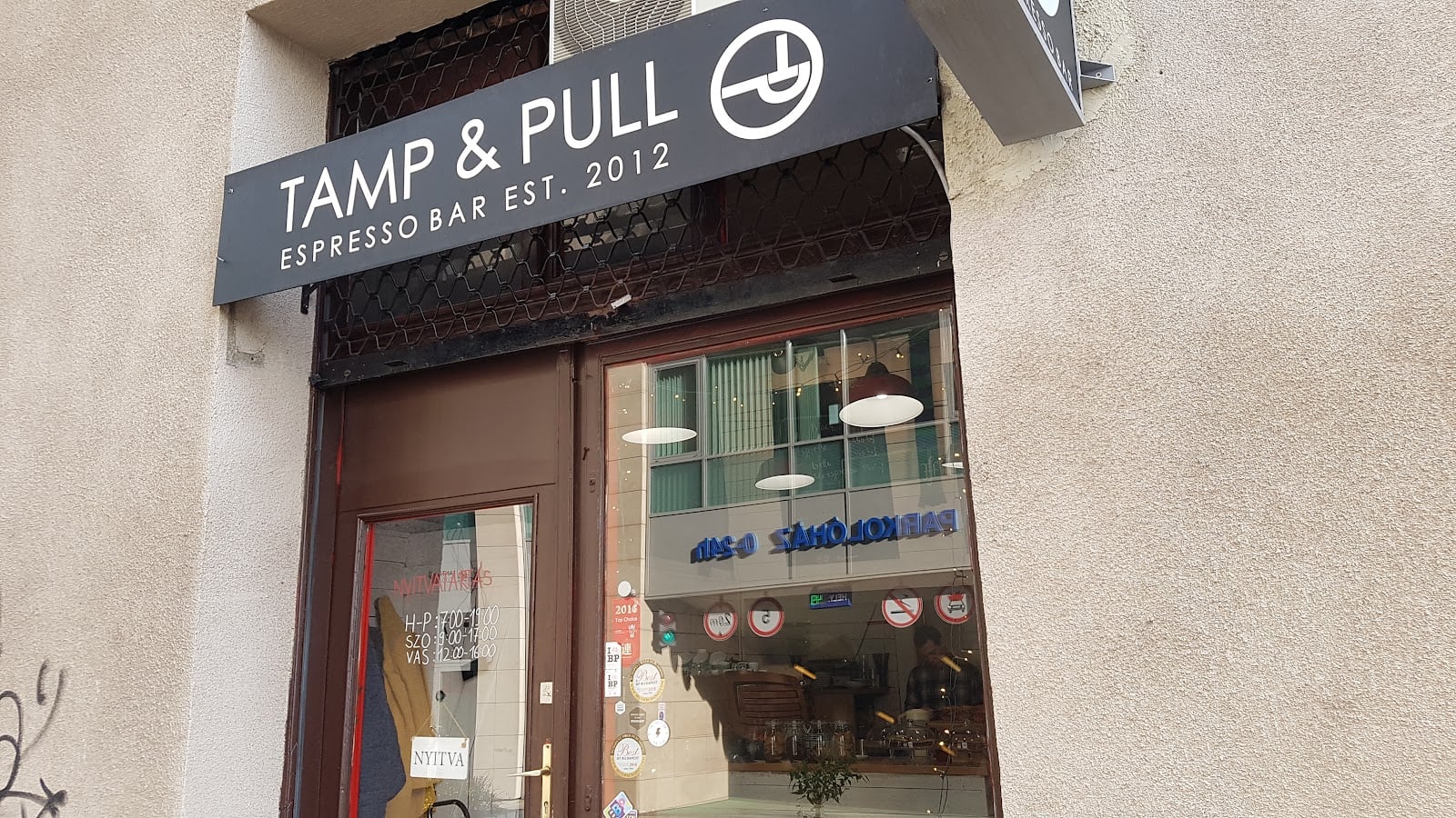 Tamp & Pull Espresso Bar interior