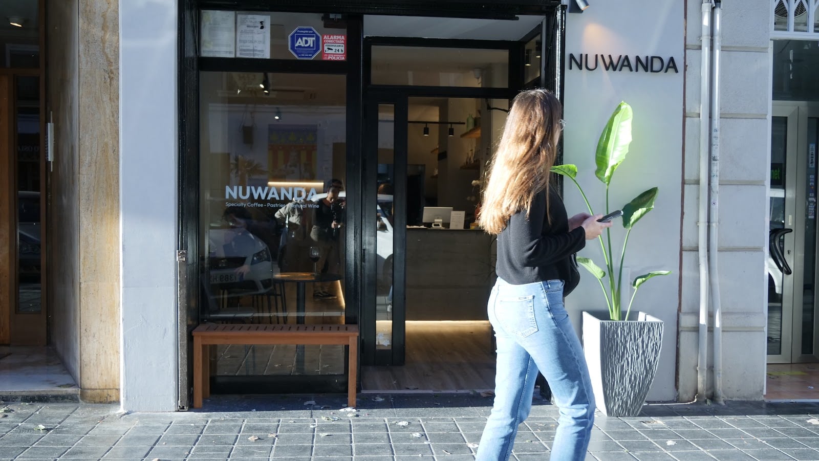Nuwanda Coffee interior