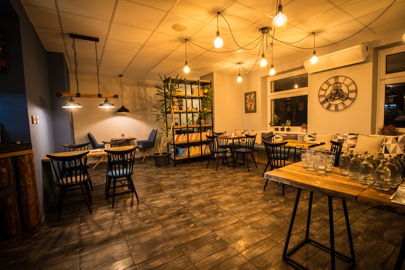 HOLY SHOT - specialty coffee shop