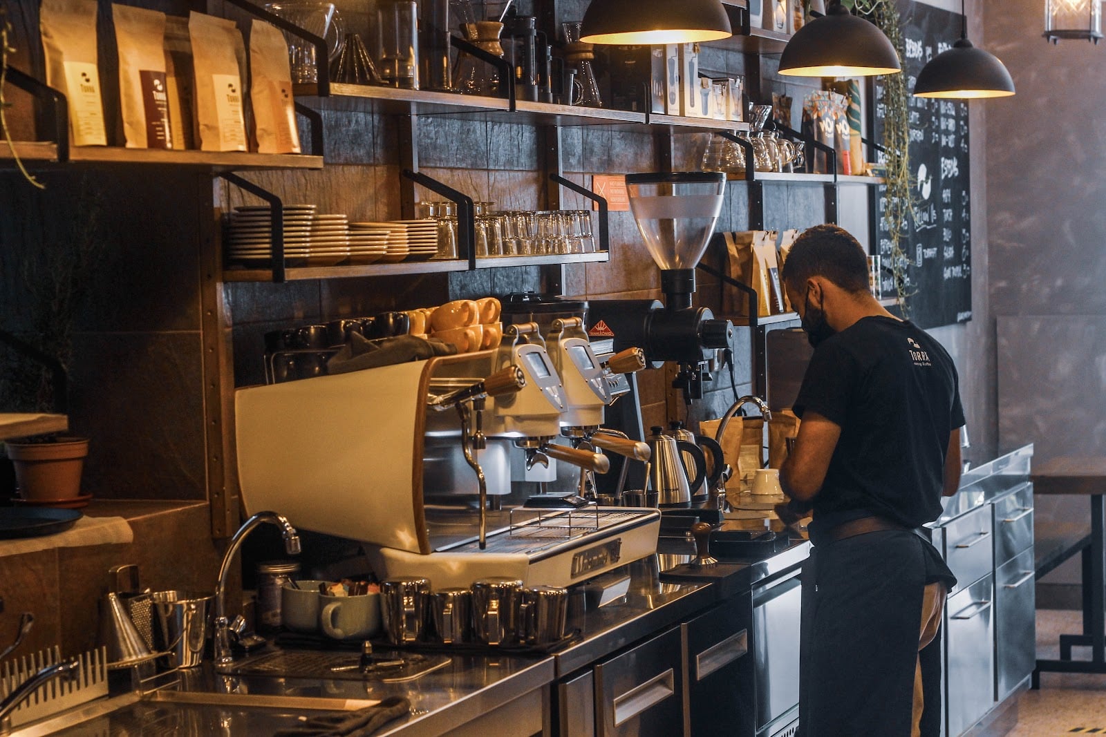 TORRA ROASTING & COFFEE - Specialty Coffees & Roasting interior