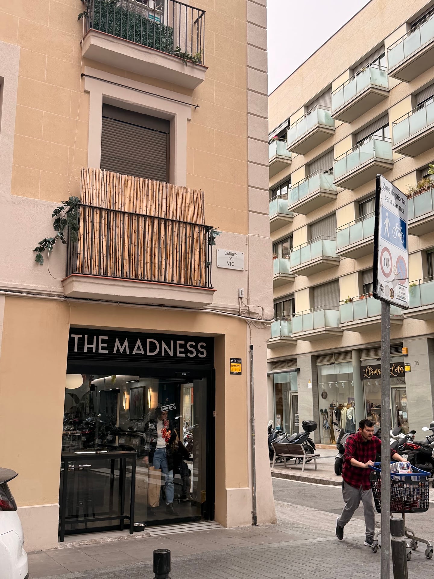 The Madness Speciality Coffee Shop interior