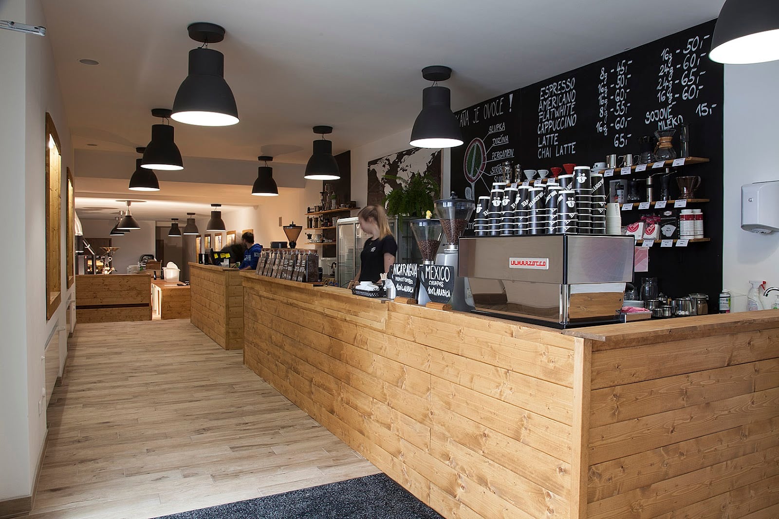 Mr. Coffee - kavárna, pražírna a prodejna kávy