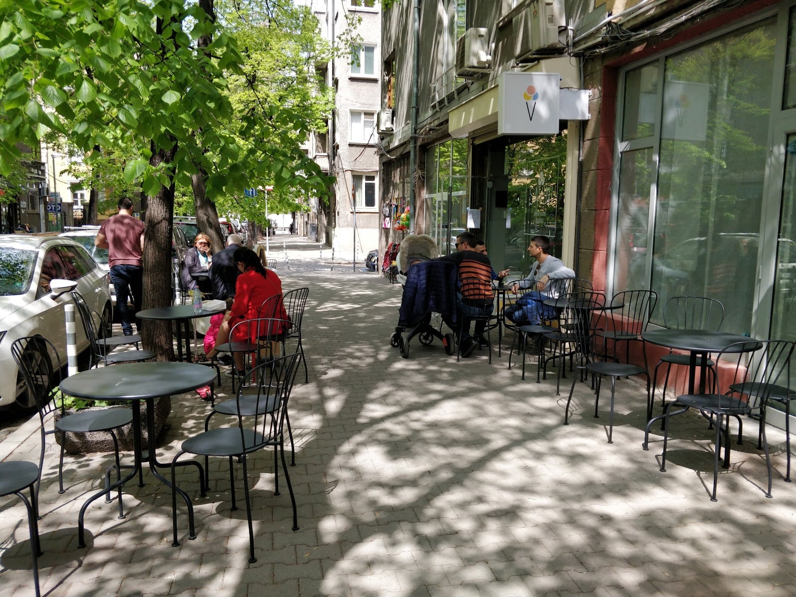 Savi Gelato, Bakehouse & Specialty Coffee interior